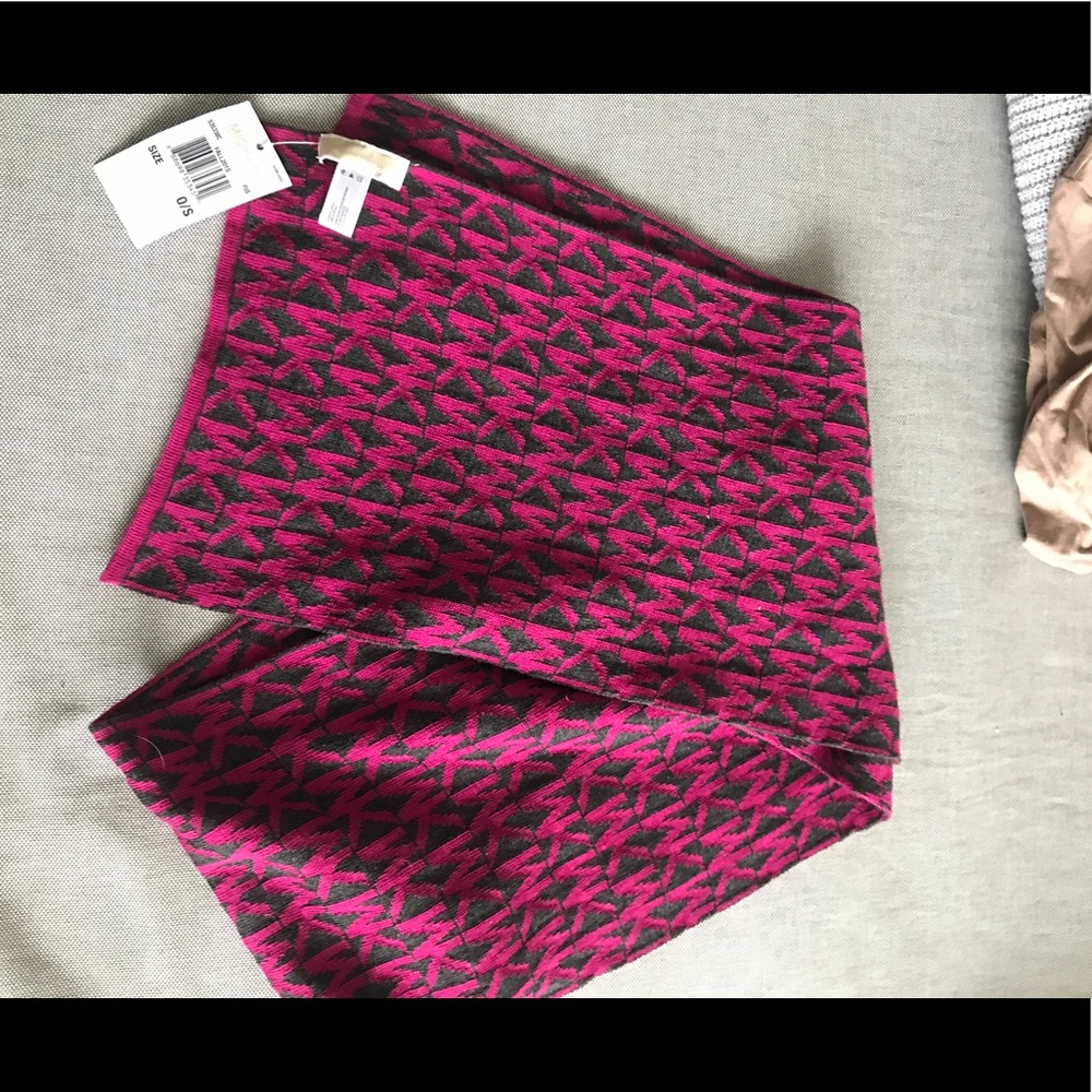 Michael kors scarf